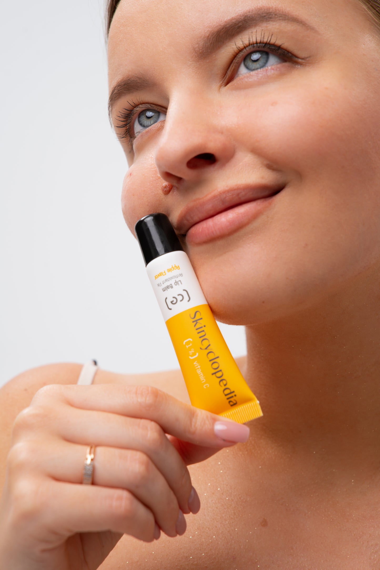 Balsam de buze cu vitamina C și aromă de măr, Skincyclopedia, 10 ml